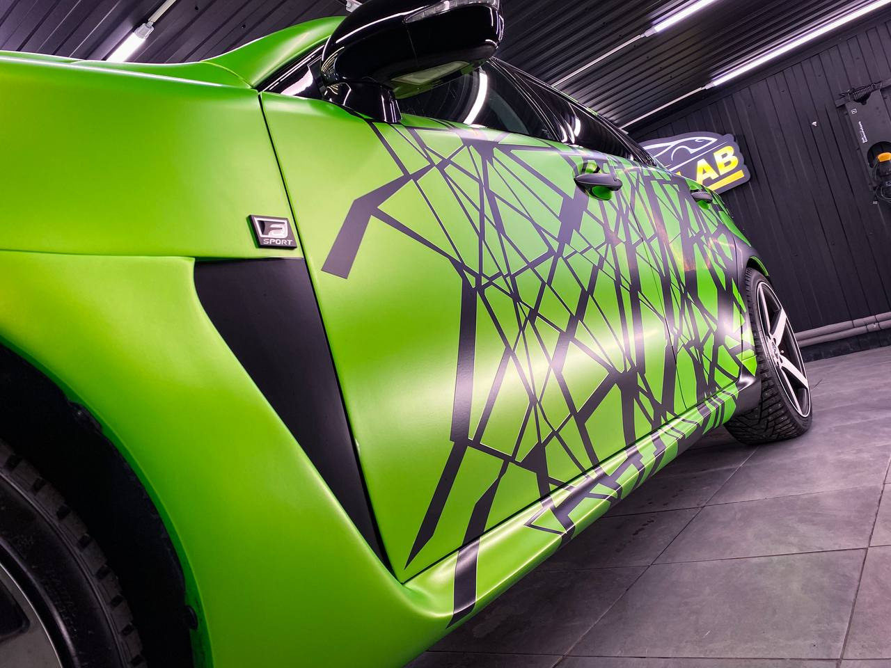 Винилография на Lexus IS 250. Студия дизайна и оклейки авто Barmaley Design