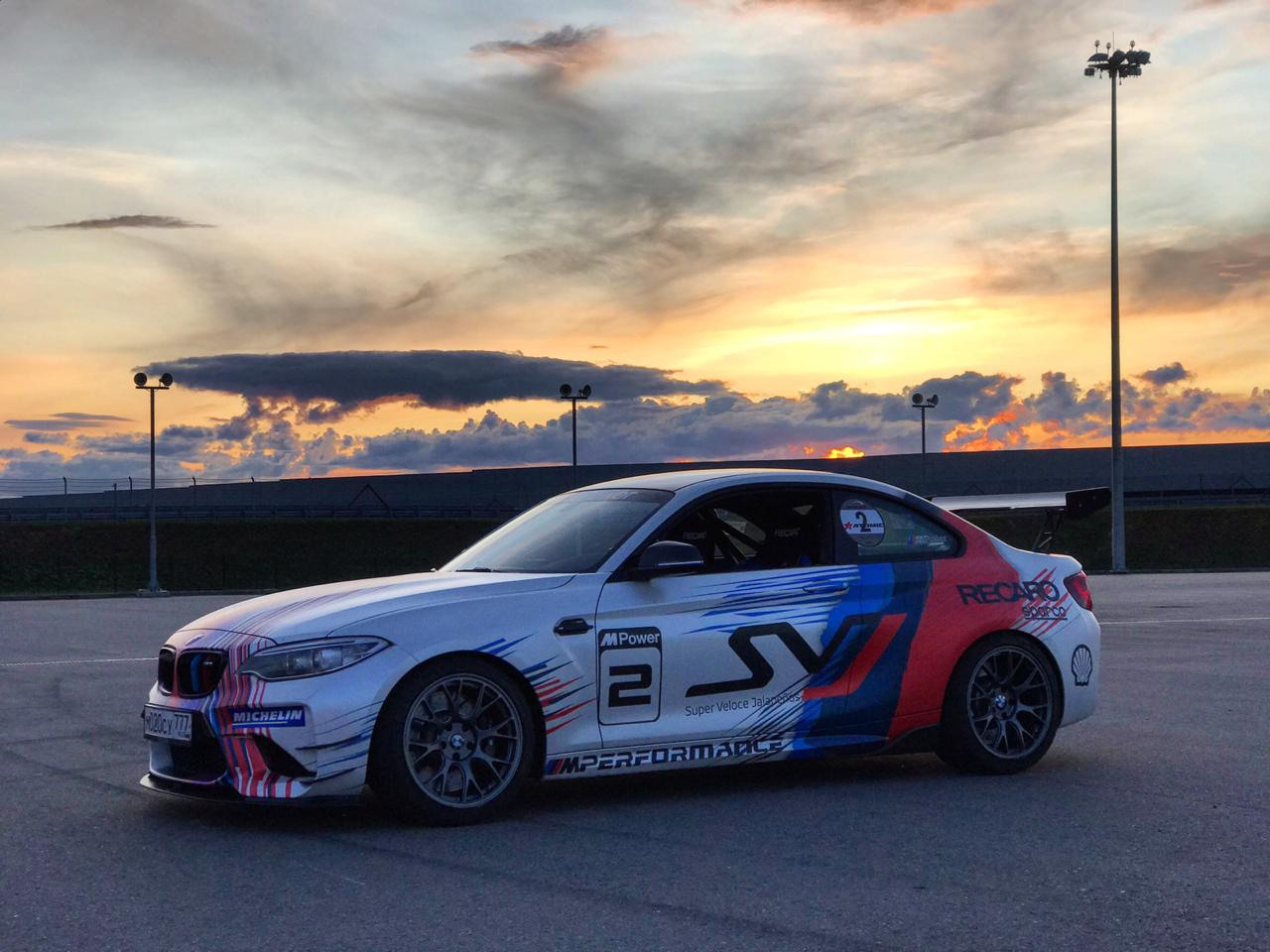 Винилография на BMW M2. Студия дизайна и оклейки авто Barmaley Design