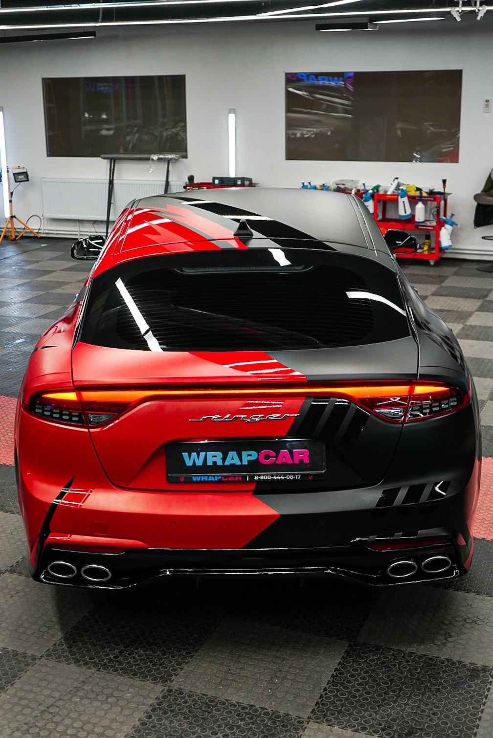 Винилография на KIA Stinger. Студия дизайна и оклейки авто Barmaley Design