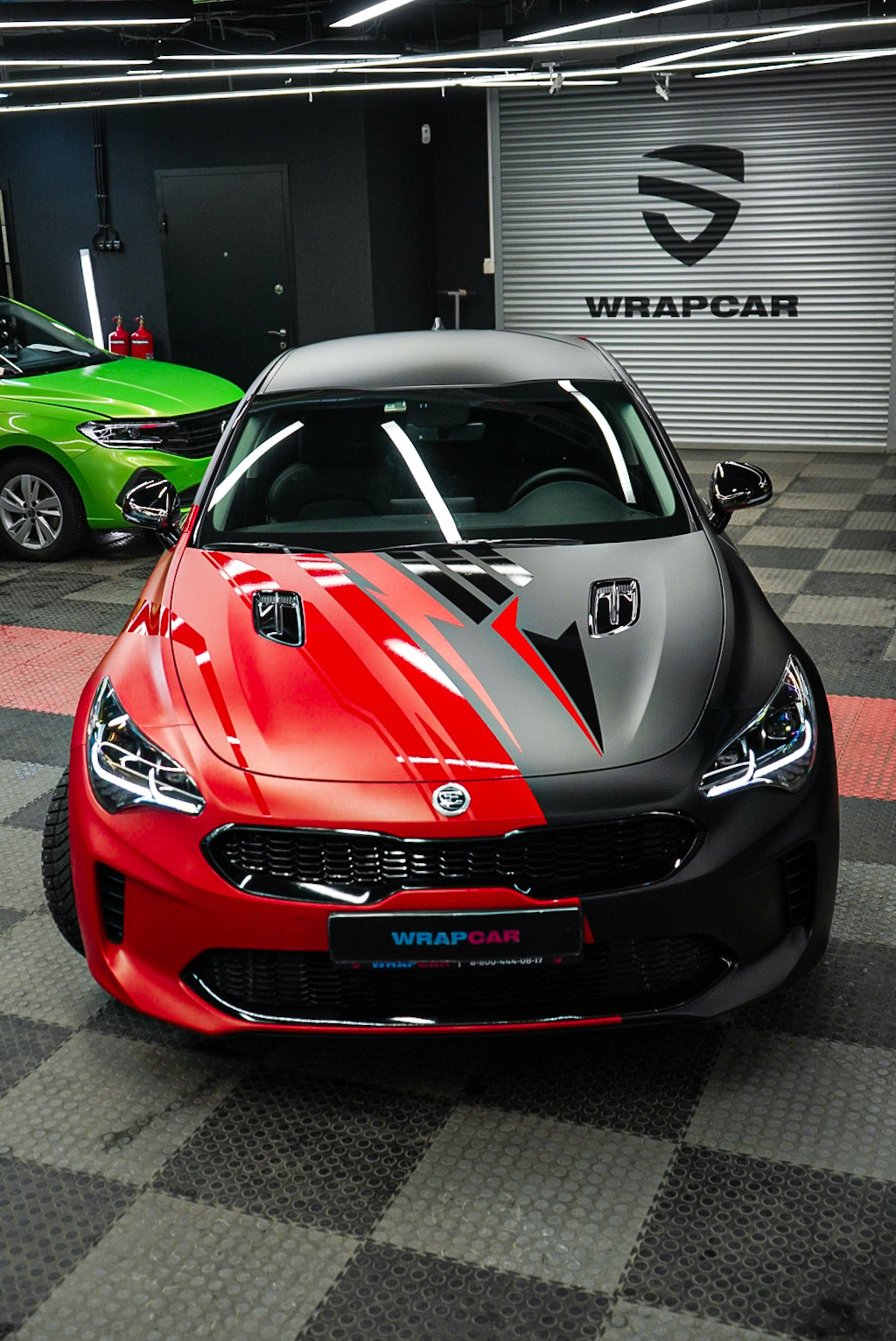 Винилография на KIA Stinger. Студия дизайна и оклейки авто Barmaley Design