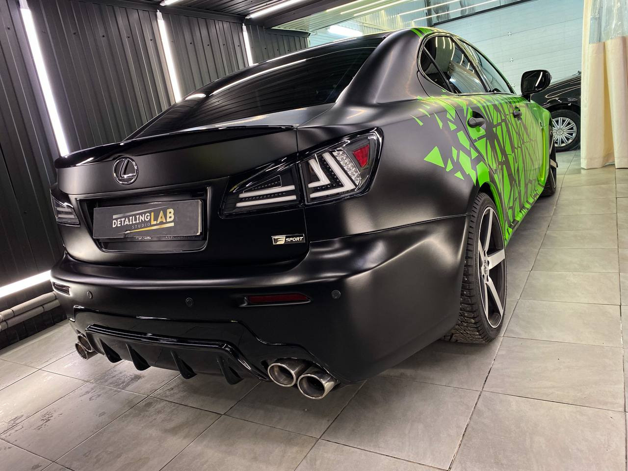 Винилография на Lexus IS 250. Студия дизайна и оклейки авто Barmaley Design