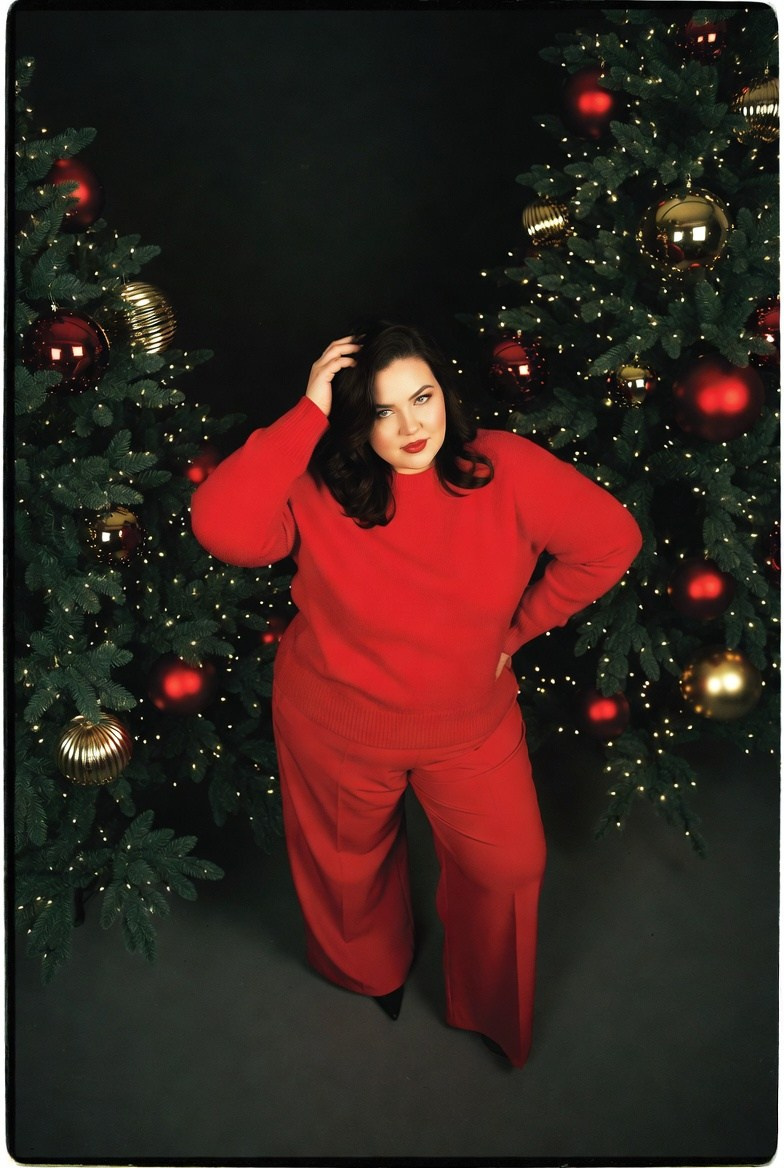 Плюс сайз в красном