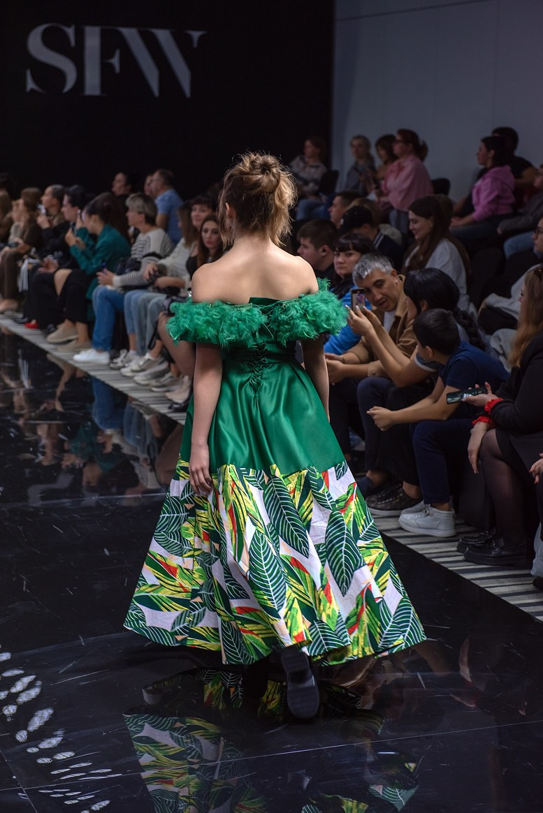 SochiFashionWeek2024 дизайнер Юлия Крылова. Семейный и коммерческий фотограф в Сочи Александр Бодунов