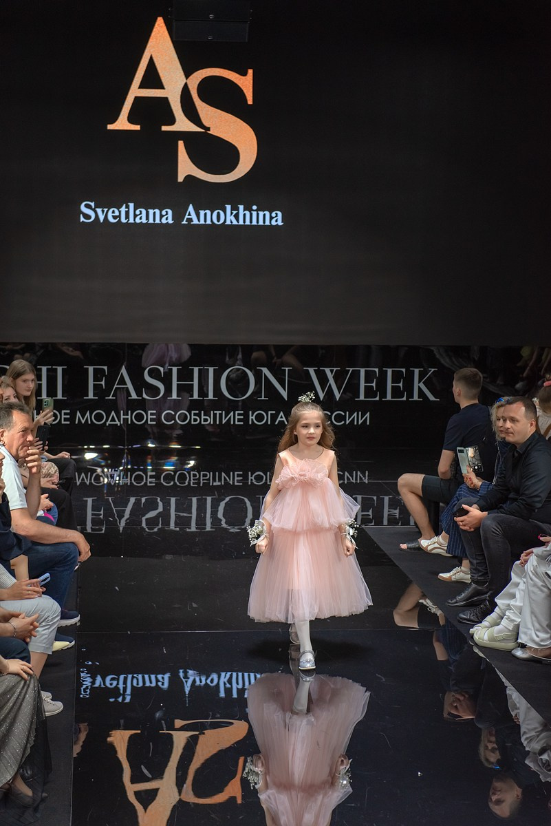 SochiFashionWeek2024 дизайнер Анохина. Семейный и коммерческий фотограф в Сочи Александр Бодунов