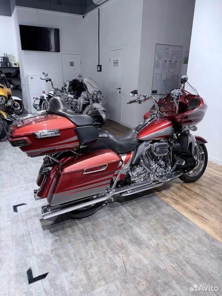 Купить Harley-Davidson CVO Road Glide (Ruby Red / Palladium Silver) (Touring) — подробнее на сайте. Hello Davidson, Москва. Только хорошие мотоциклы…