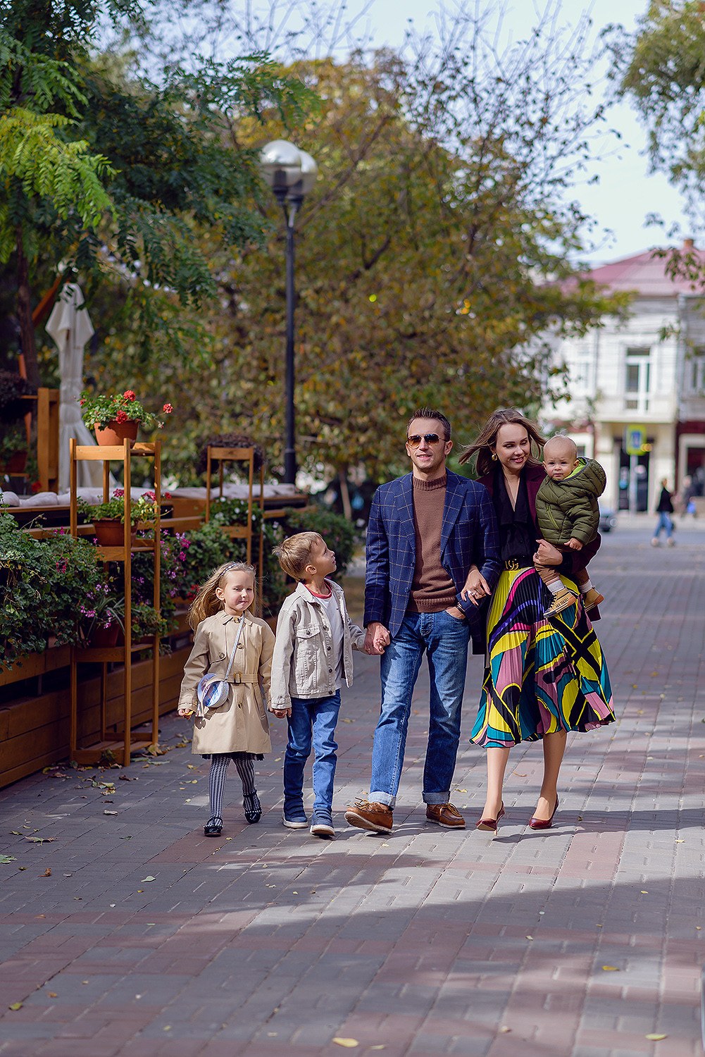 Семейная прогулка по городу. Фотограф Ростов-на-Дону Белла Керимова