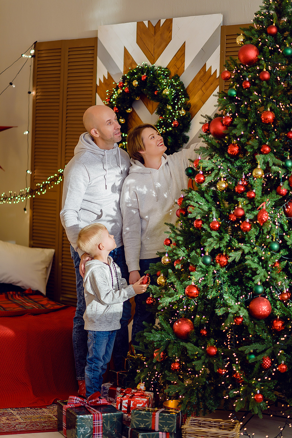 Уютная семейная съемка в студии. Фотограф Ростов-на-Дону Белла Керимова