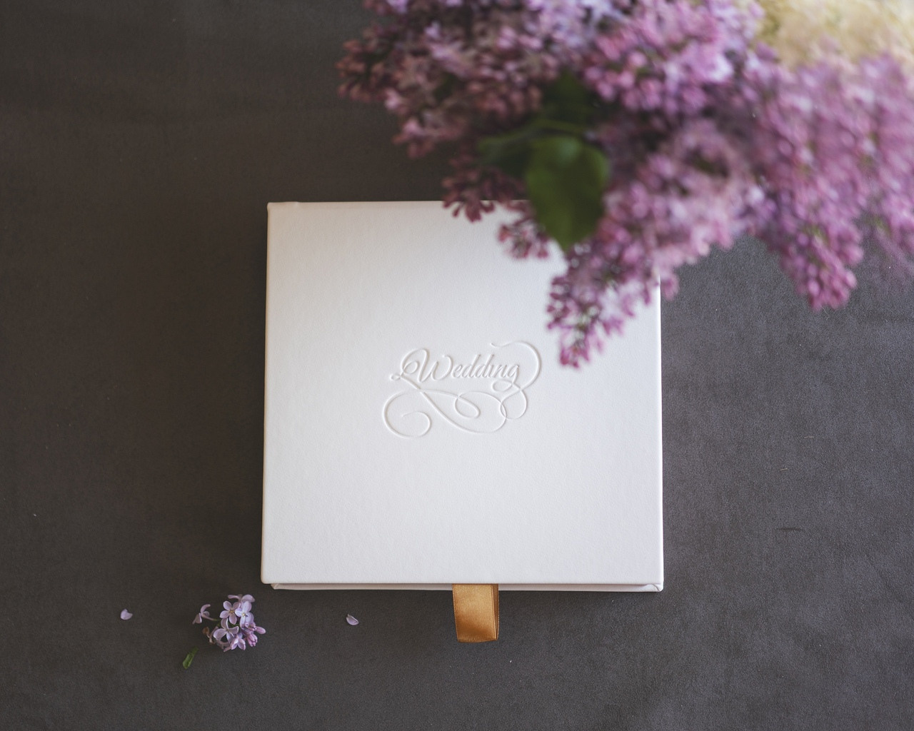 Фотокнига «Экокожа». Душевный фотограф в Санкт-Петербурге. Свадебные и семейные фотосессии