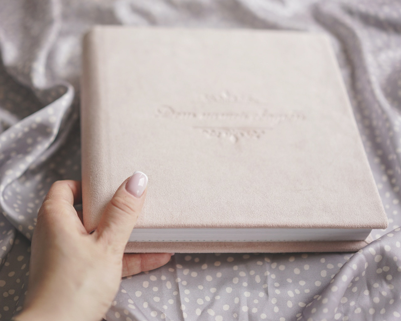 Фотокнига «Экозамша». Душевный фотограф в Санкт-Петербурге. Свадебные и семейные фотосессии