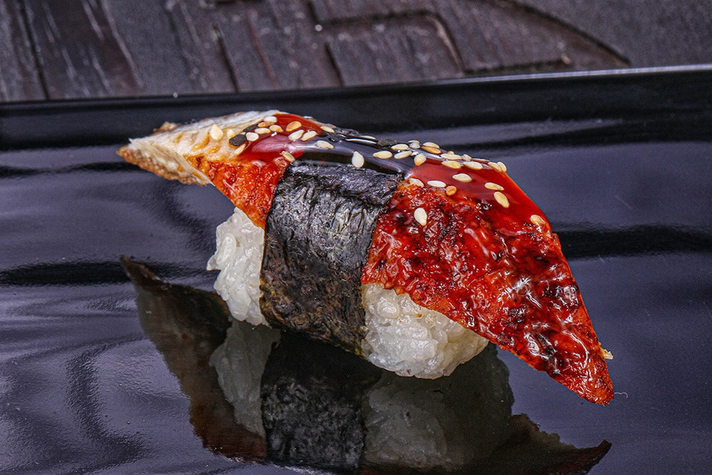 Фотосъемка суши и роллов. Заказ по тел.: +7 (906) 006-90-22. Фуд-фотограф Андрей Старостин — съемка еды в Москве. 9000 руб. в час