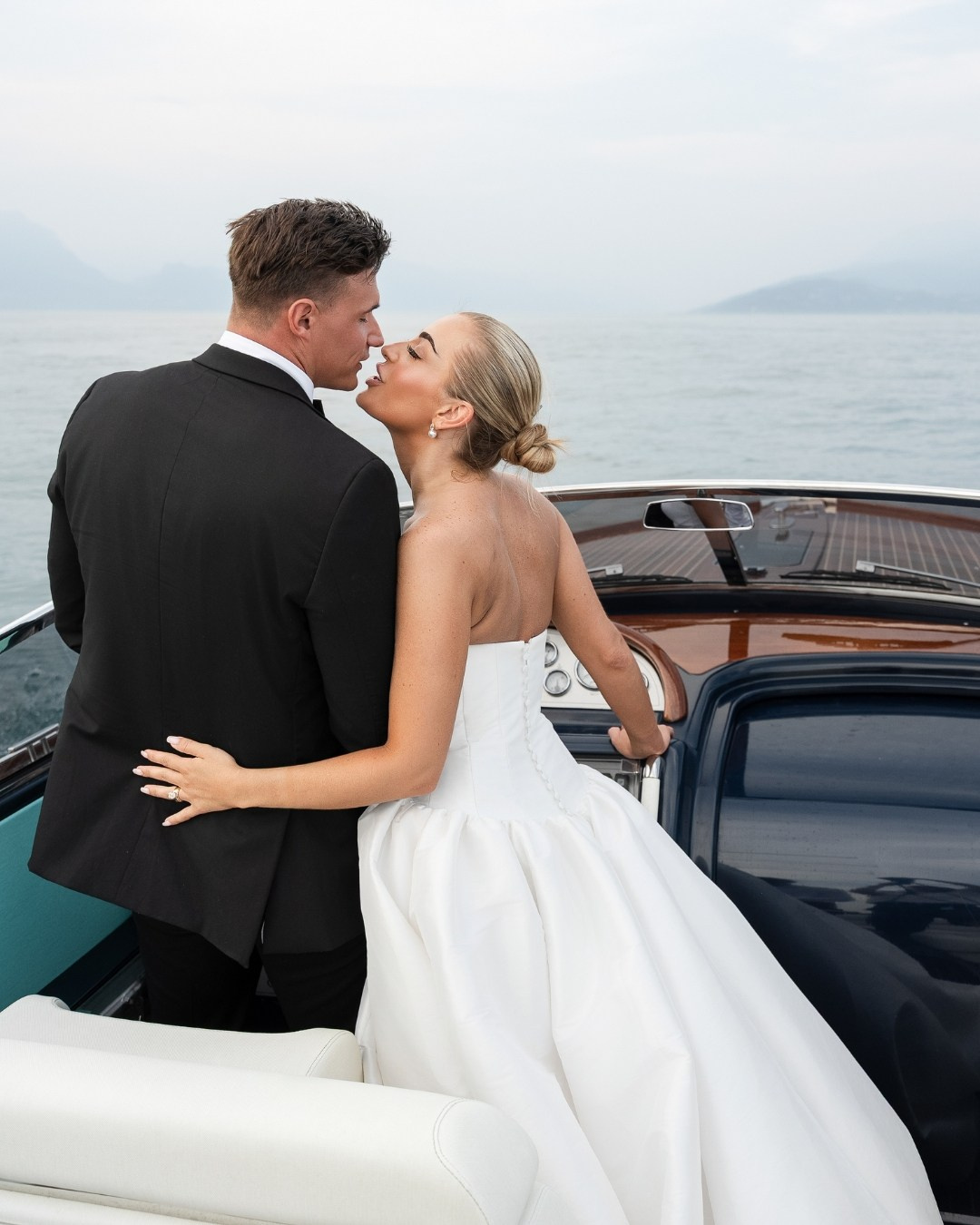 Elopement packages. Maria Anistratova | Destination Photographer, Videographer & Drone Pilot — Lake Como
