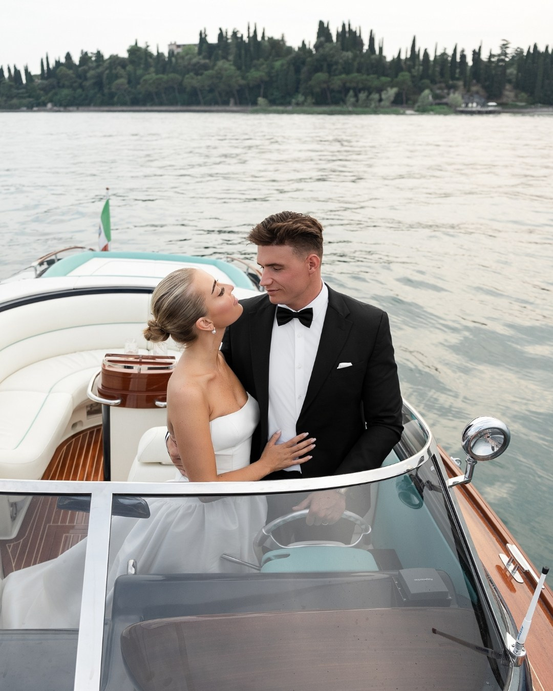 Elopement packages. Maria Anistratova | Destination Photographer, Videographer & Drone Pilot — Lake Como
