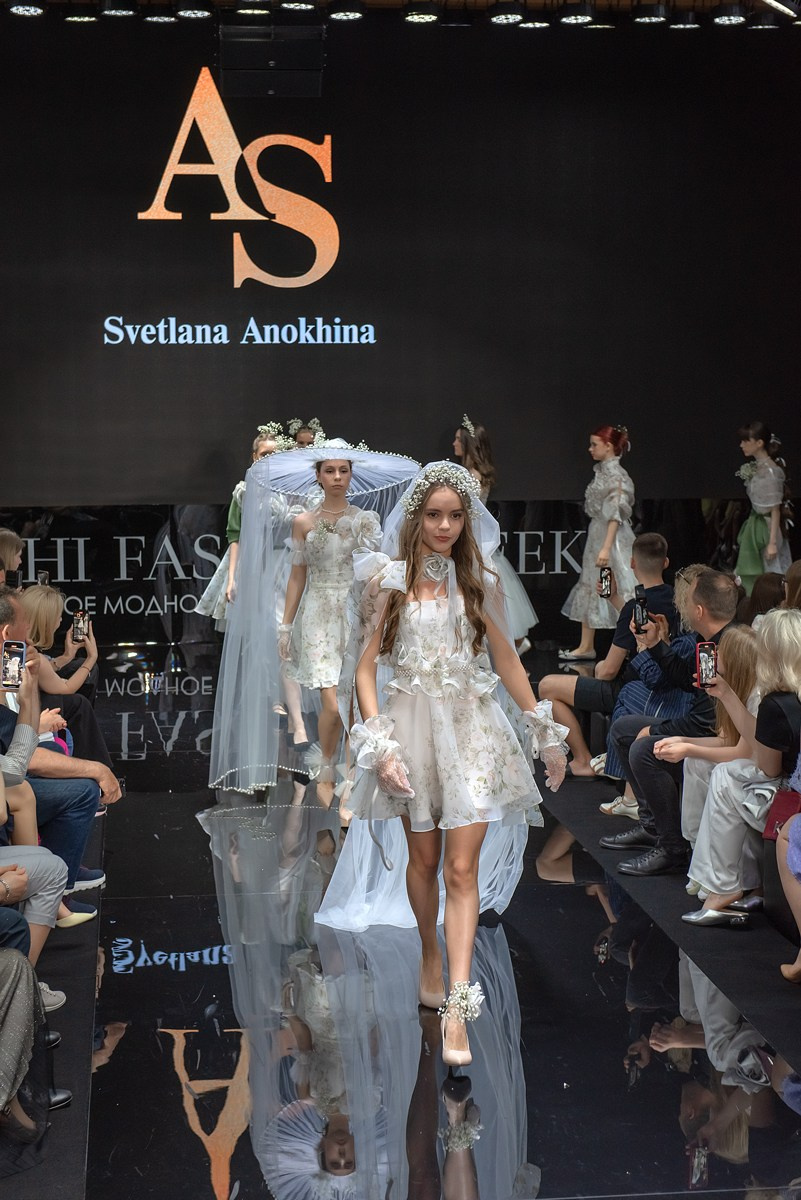 SochiFashionWeek2024 дизайнер Анохина. Семейный и коммерческий фотограф в Сочи Александр Бодунов