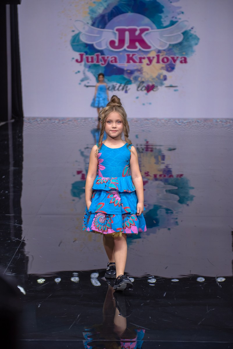SochiFashionWeek2024 дизайнер Юлия Крылова. Семейный и коммерческий фотограф в Сочи Александр Бодунов