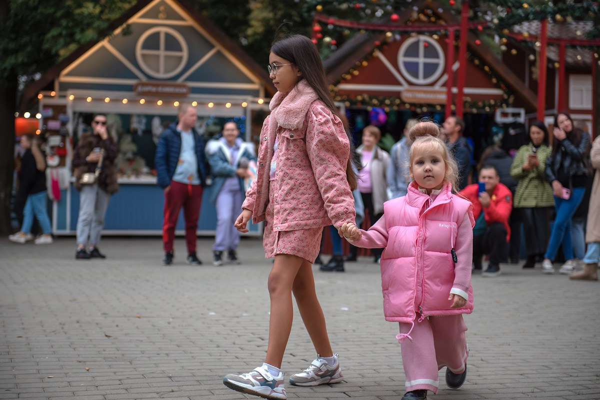 Парк Ривьера дефиле HAPPYkids. Семейный и коммерческий фотограф в Сочи Александр Бодунов