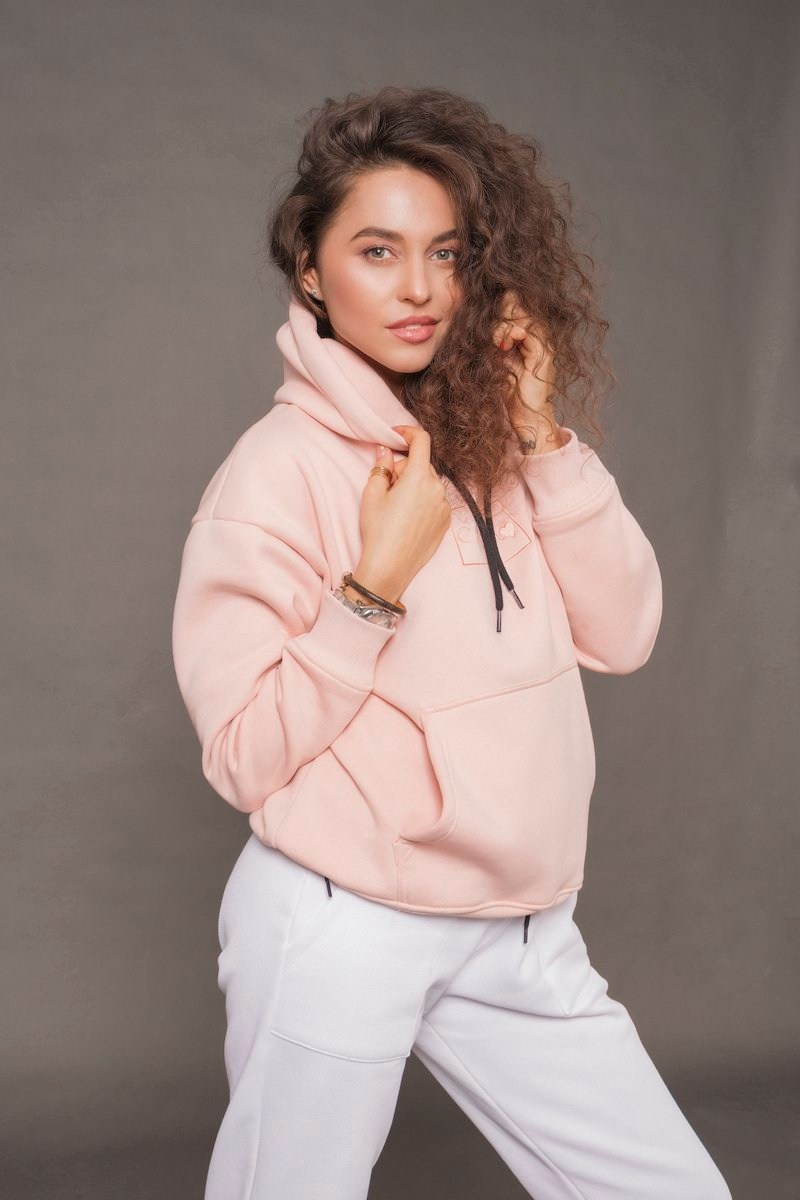 Анастасия, 42-44, 173 рост. KED Production — продакшн из СПб. Создаём фото, видео и контент, который помогает брендам и селлерам продавать больше