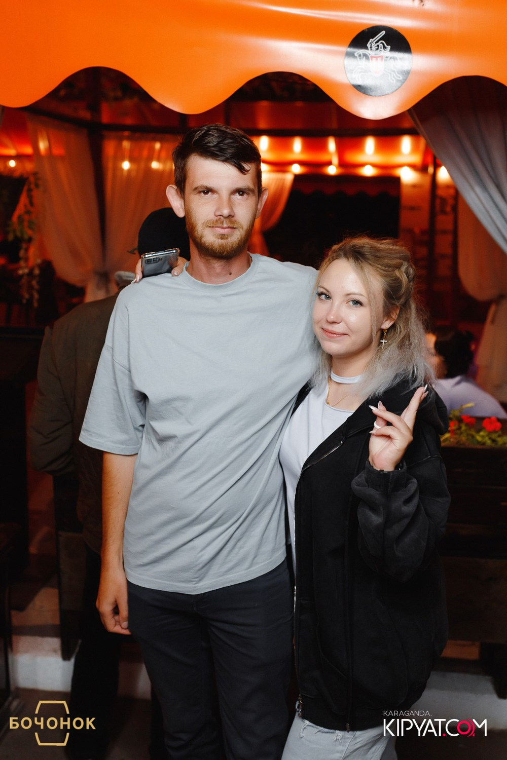 Бочонок. Пивной ресторан. Кипятком Караганда