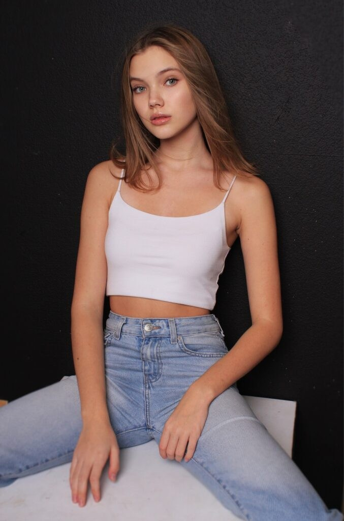 Ксения Дедова. Съёмка одежды для маркетплейсов и брендов Morozova Production