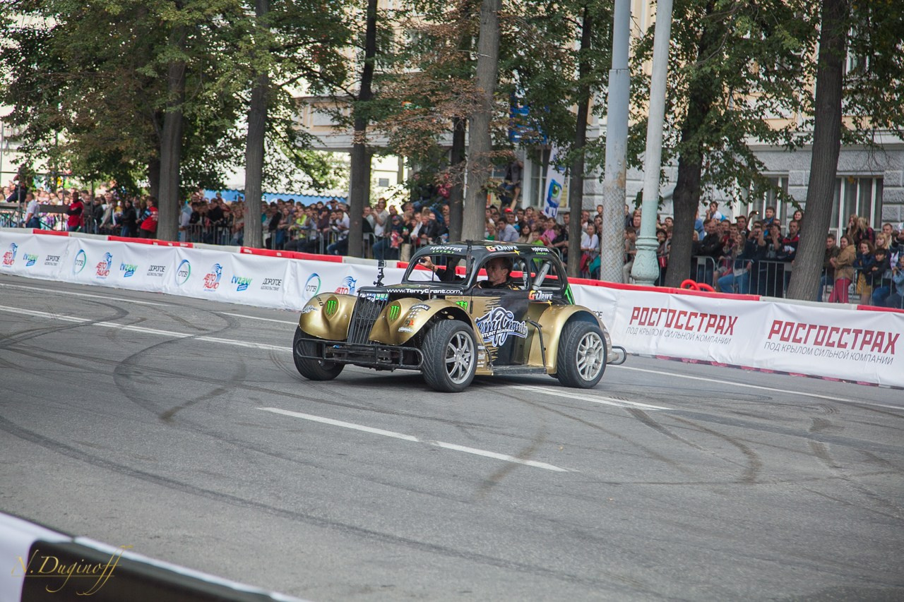 Nissan Nissmo Drive. Профессиональный фотограф Дугинов Николай | Екатеринбург