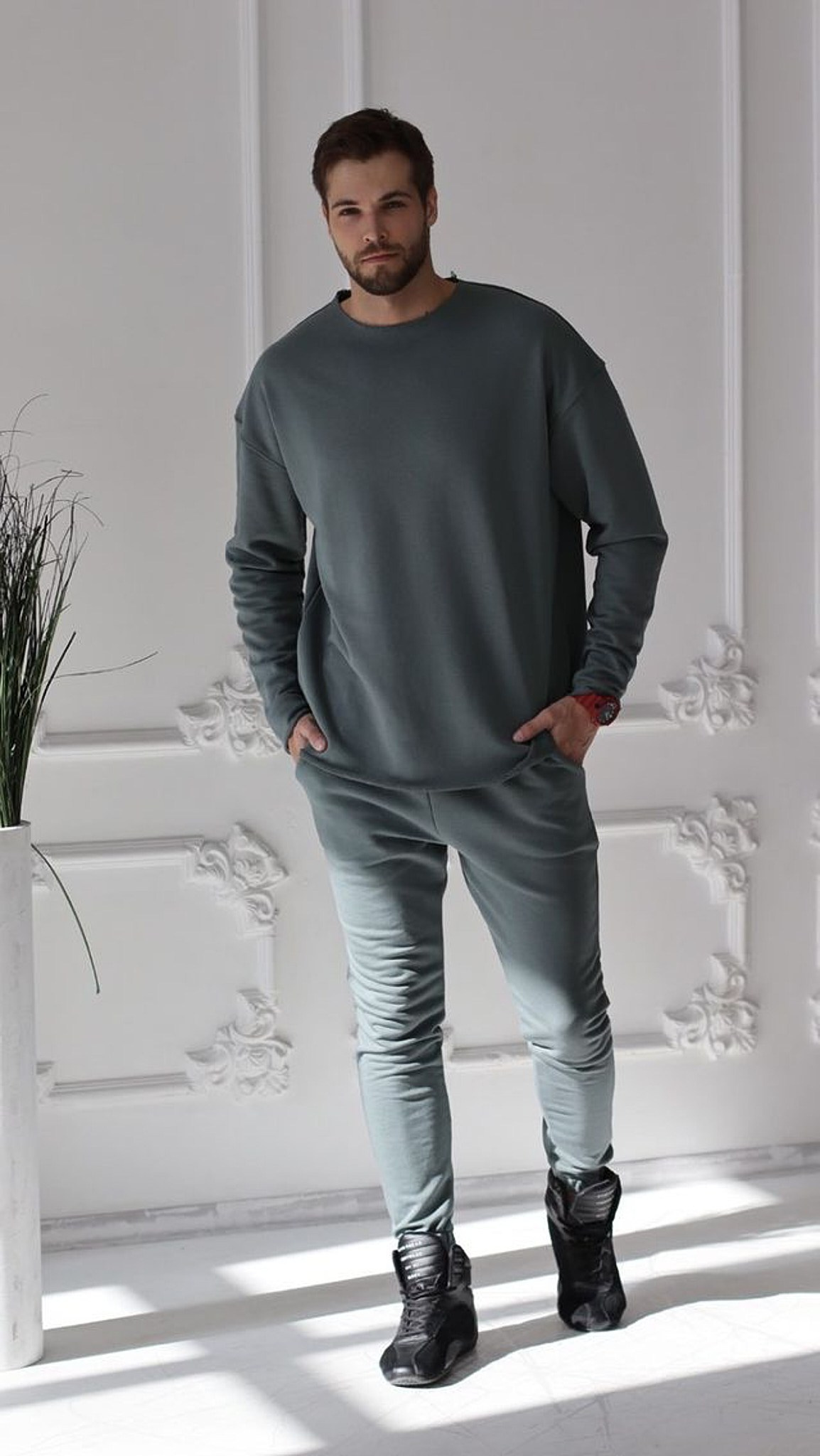 Парень модель. Продакшен г. Москва съемка мужской одежды, мужские модели, фото и видео, организация под ключ