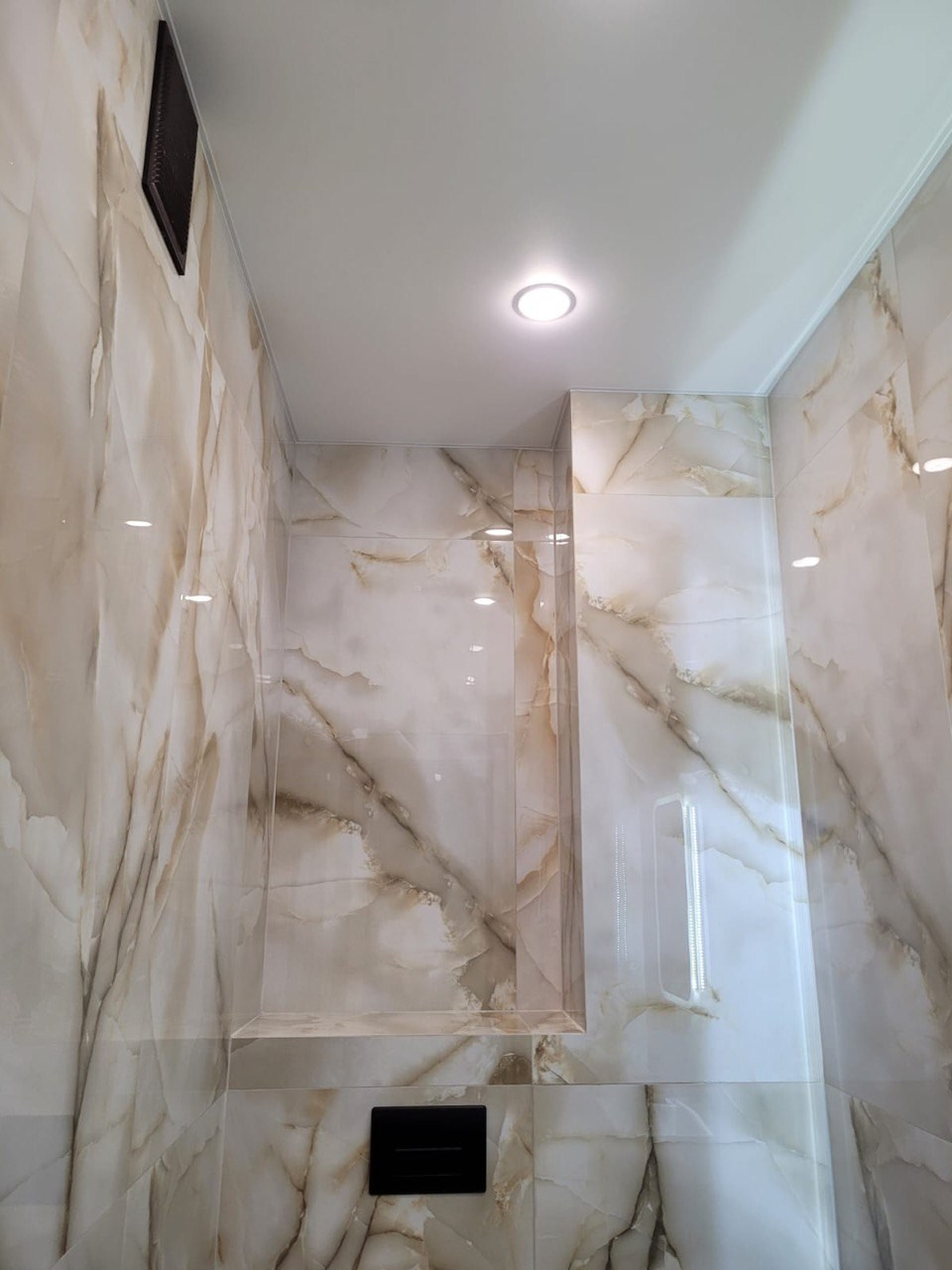 Ванная комната (ул. Ильгама Шакирова д. 18). Ремонт санузла, туалета, ванной под ключ в Казани. Укладка плитки