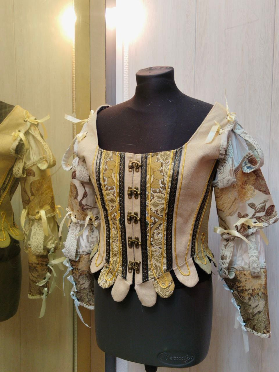 Костюмы. AIREN DESIGN — художественное ателье