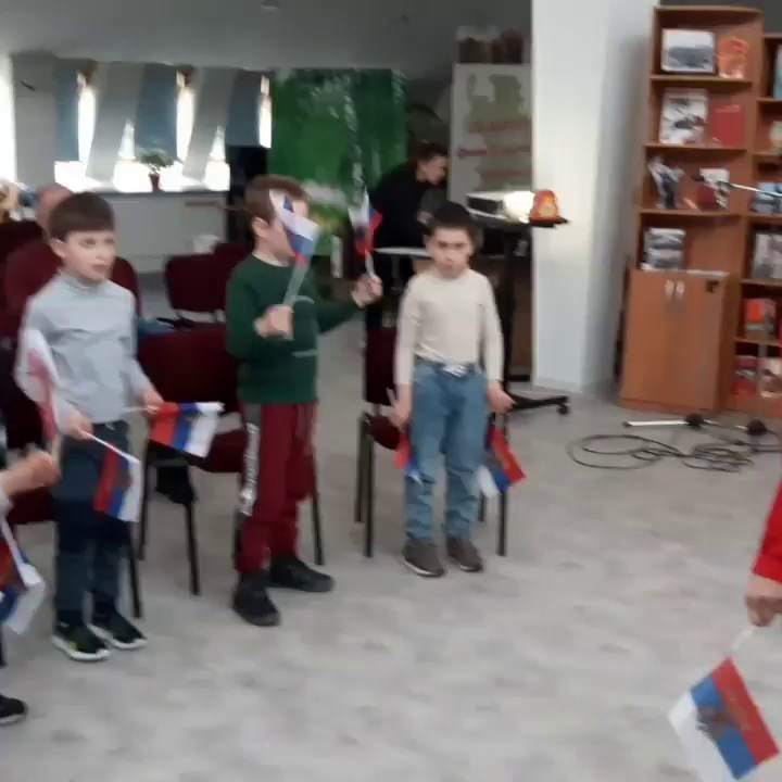 Логоритмика в духе Дня Победы: марши, танцы и трогательный вальс!