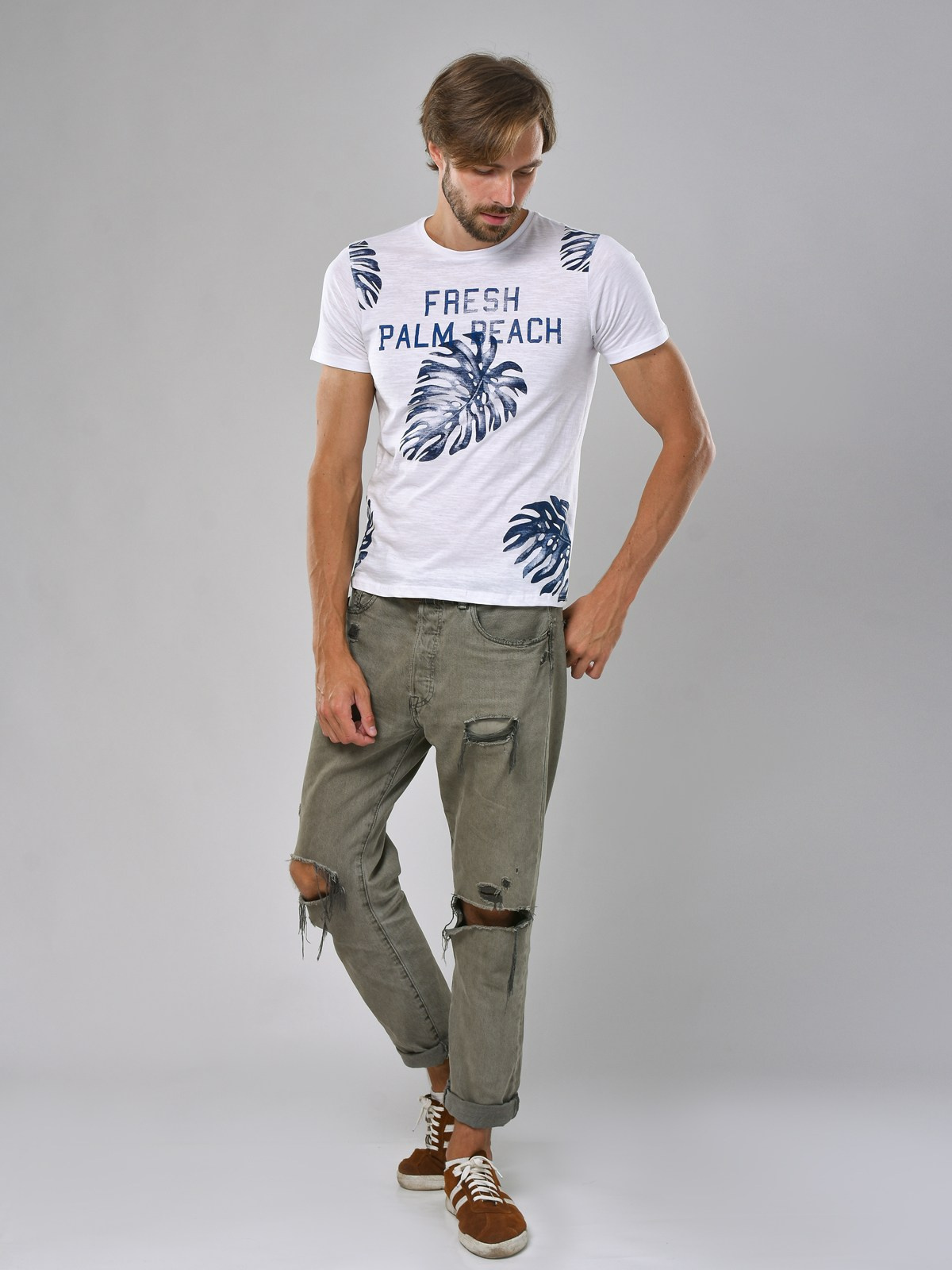 Каталожные фотосессии одежды. Компания и фотошкола по созданию контента в Москве