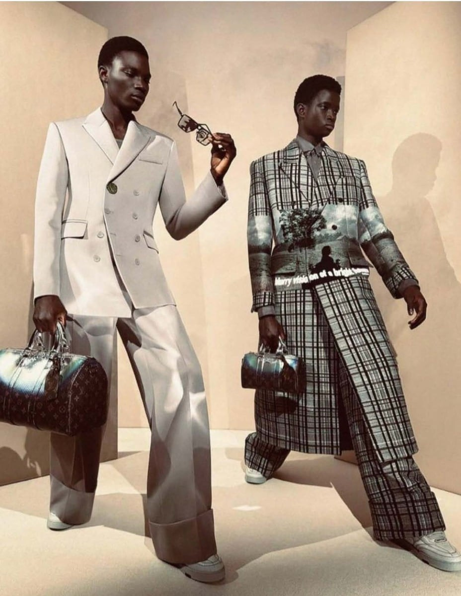 Моя работа на обложке итальянского издания ENZO Magazine. Стилист Анастасия Рашевская