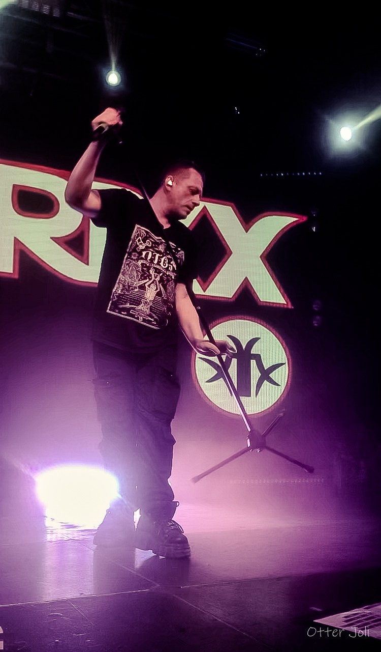 Screens. Концертный репортёр Валерия Сафина