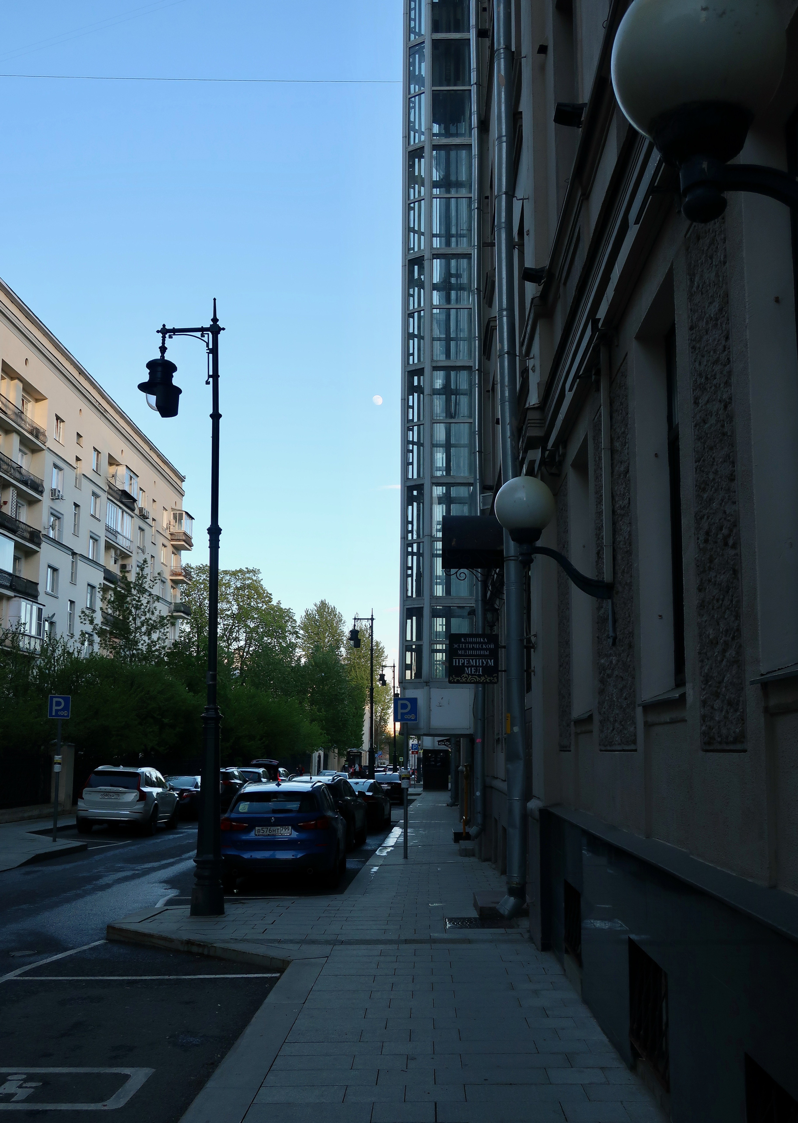 Фотопрогулка по Москве: Остоженка, Пречистенка и переулки. Проект «Фотокладовка»: блог уличной фотографии в формате street photo