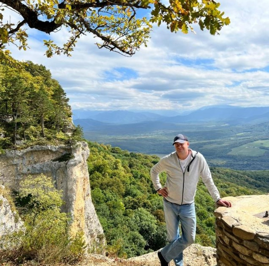 Контакты. Недвижимость в Краснодаре рядом с парком Чистяковская Роща