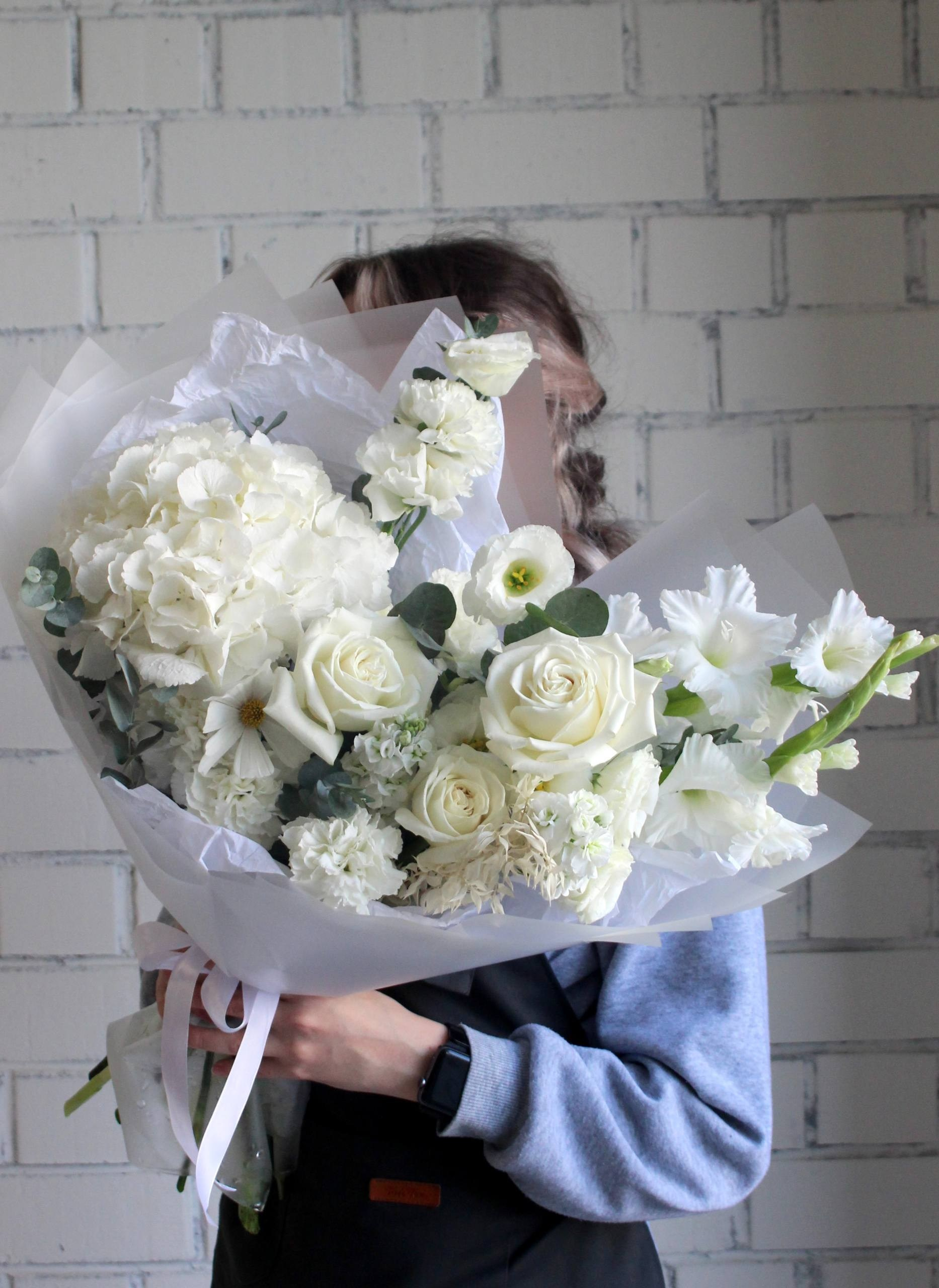 Бело-зеленая. Арт Букет- цветочный дом в Челябинске и Ревде