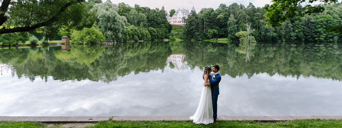 Организация свадьбы в Москве. Свадебное агентство ПИОН. Подобрать ресторан на свадьбу, ведущий на свадьбу, свадебный декор, свадебные фото.