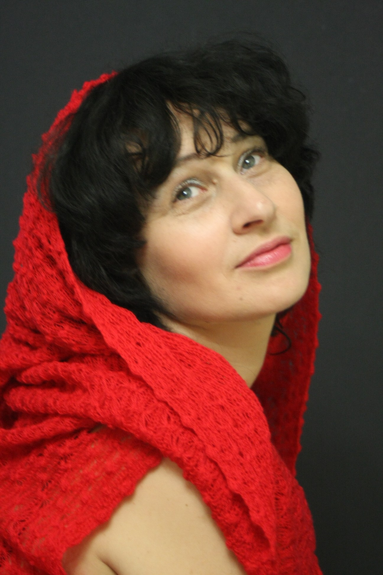 Художник Кира Мофа-Саргон (род. в 1967, г. Екатеринбург) — член Союза художников России, член Профессионального союза художников России, член Art Association Colorado the USA.