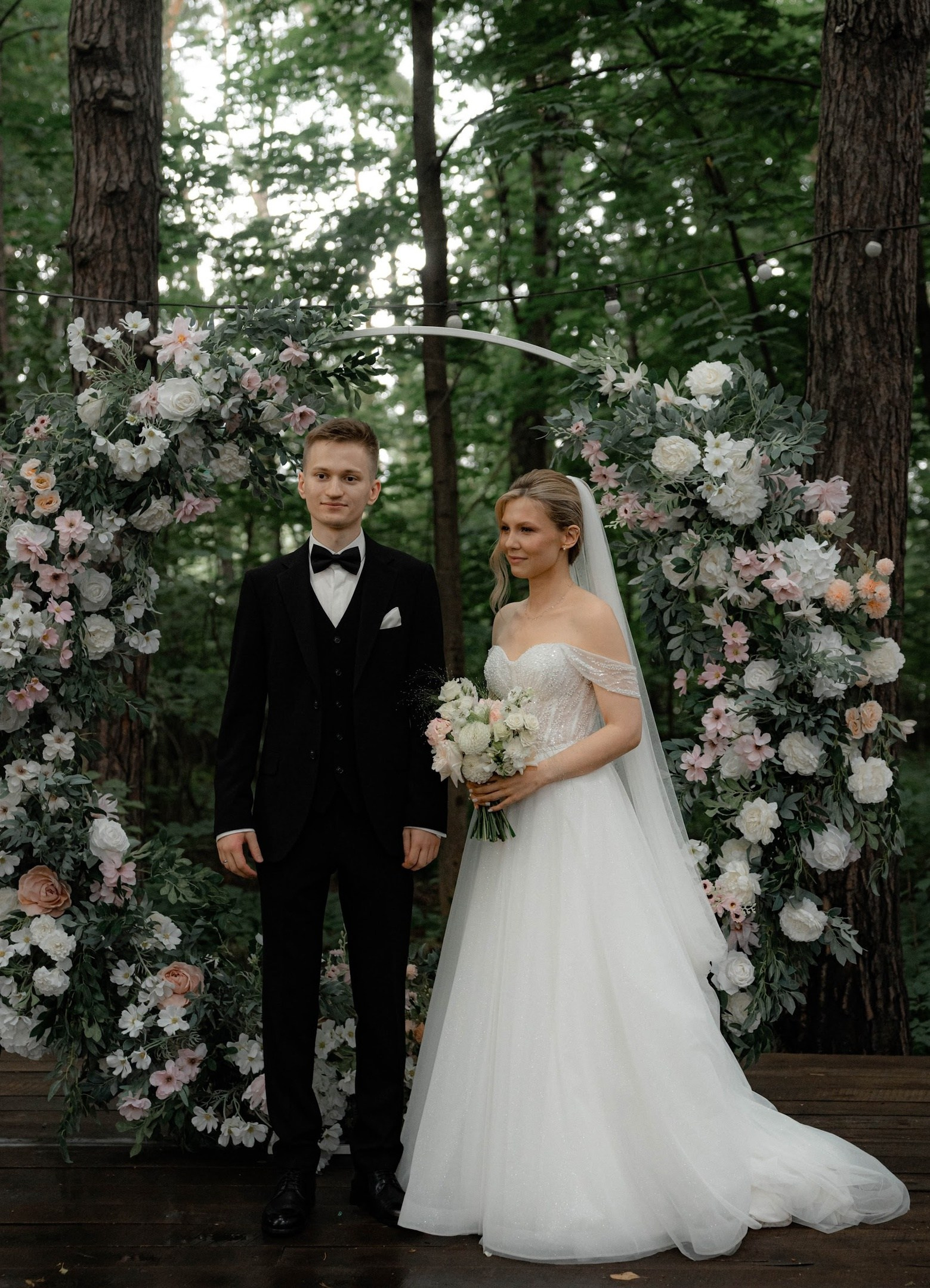 Лесной берег, Белоснежная веранда