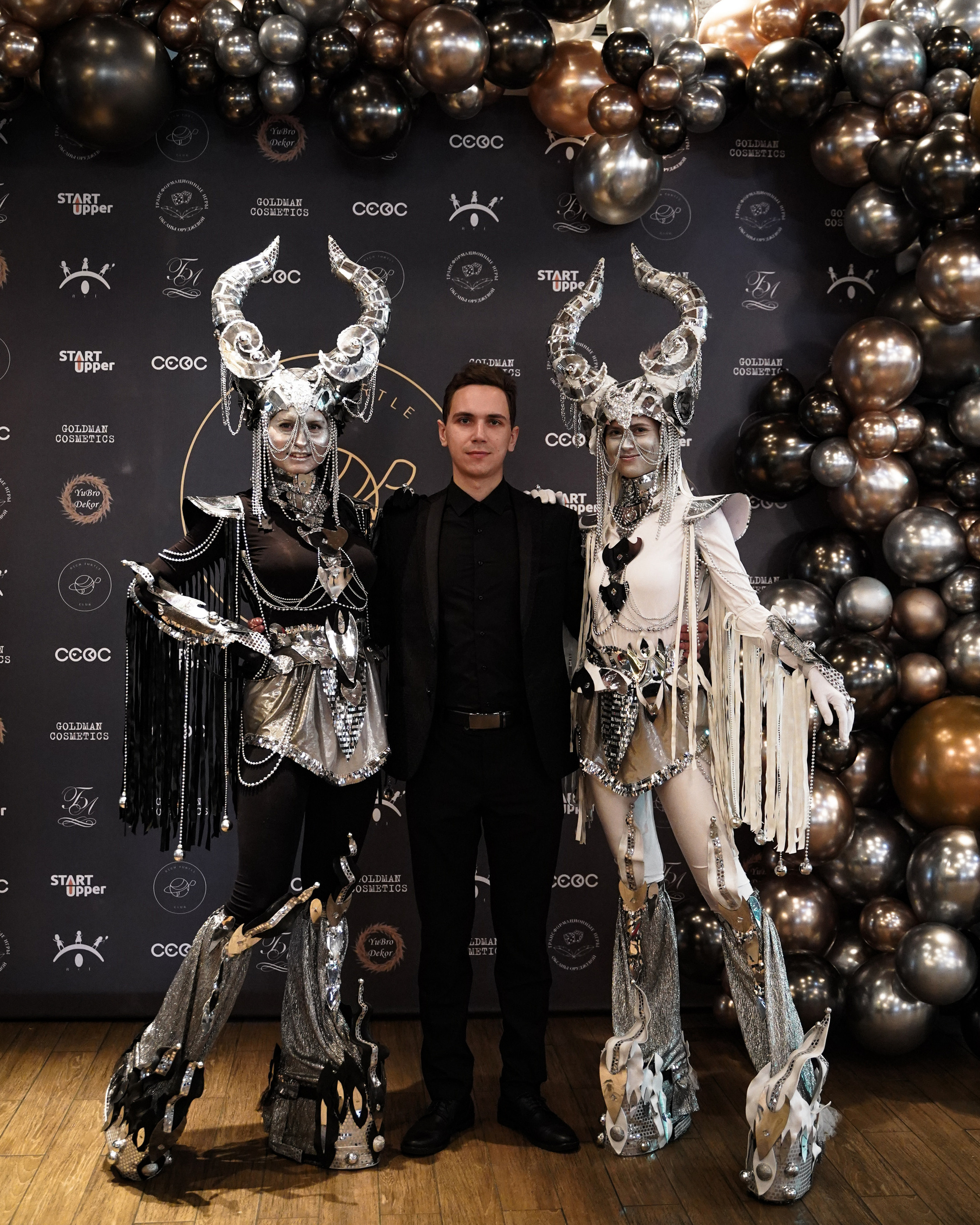 Контакты. Фотограф Антон Никитин