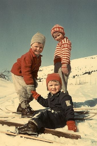 Прокат горнолыжного снаряжения с доставкой. Инструкторы по горным лыжам Сочи Красная Поляна. Горнолыжная школа