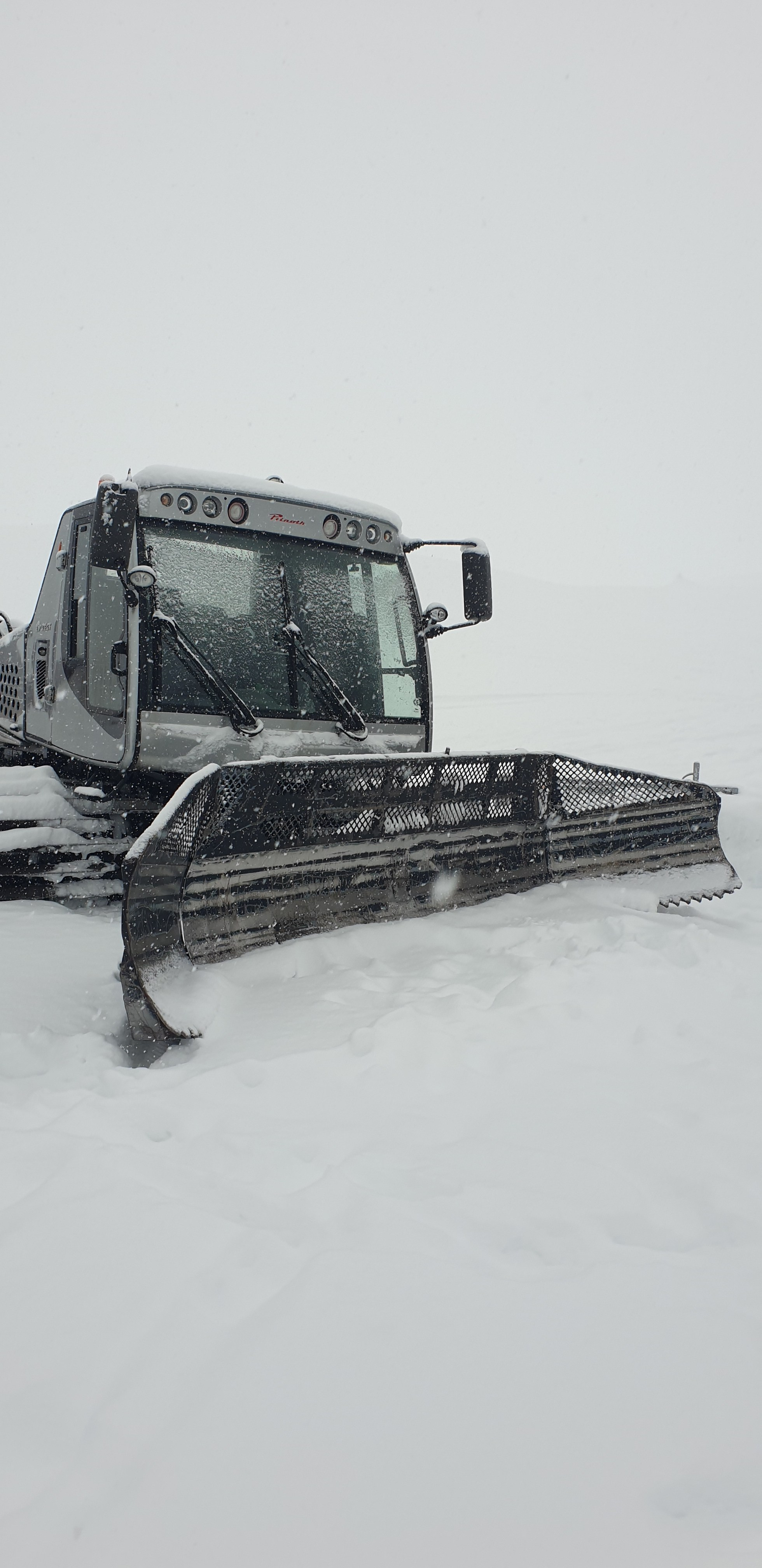 Очередь на Роза Хутор Красная Поляна. Инструкторы по горным лыжам Сочи Красная Поляна. Горнолыжная школа
