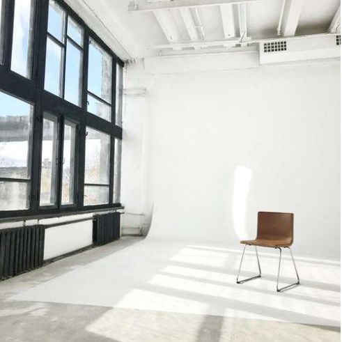 Минималистичные фотостудии Минска. Портретный фотограф в Минске Анна Волейко