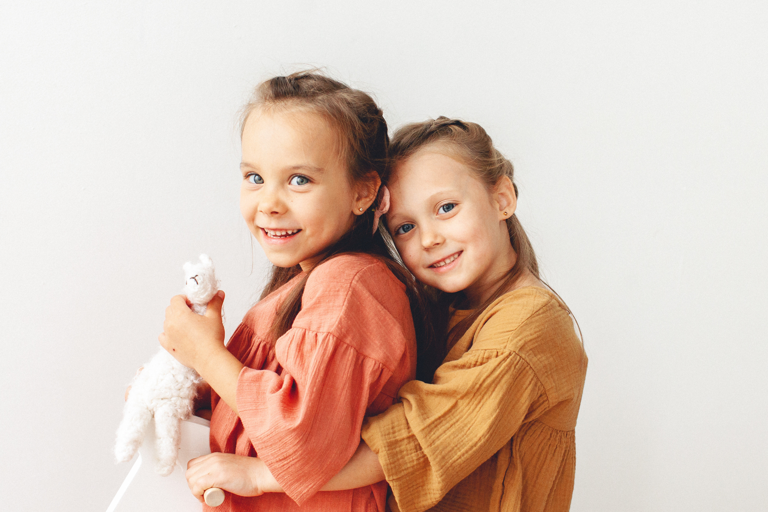 Backstage со съёмки сестёр. Детский фотограф в Самаре