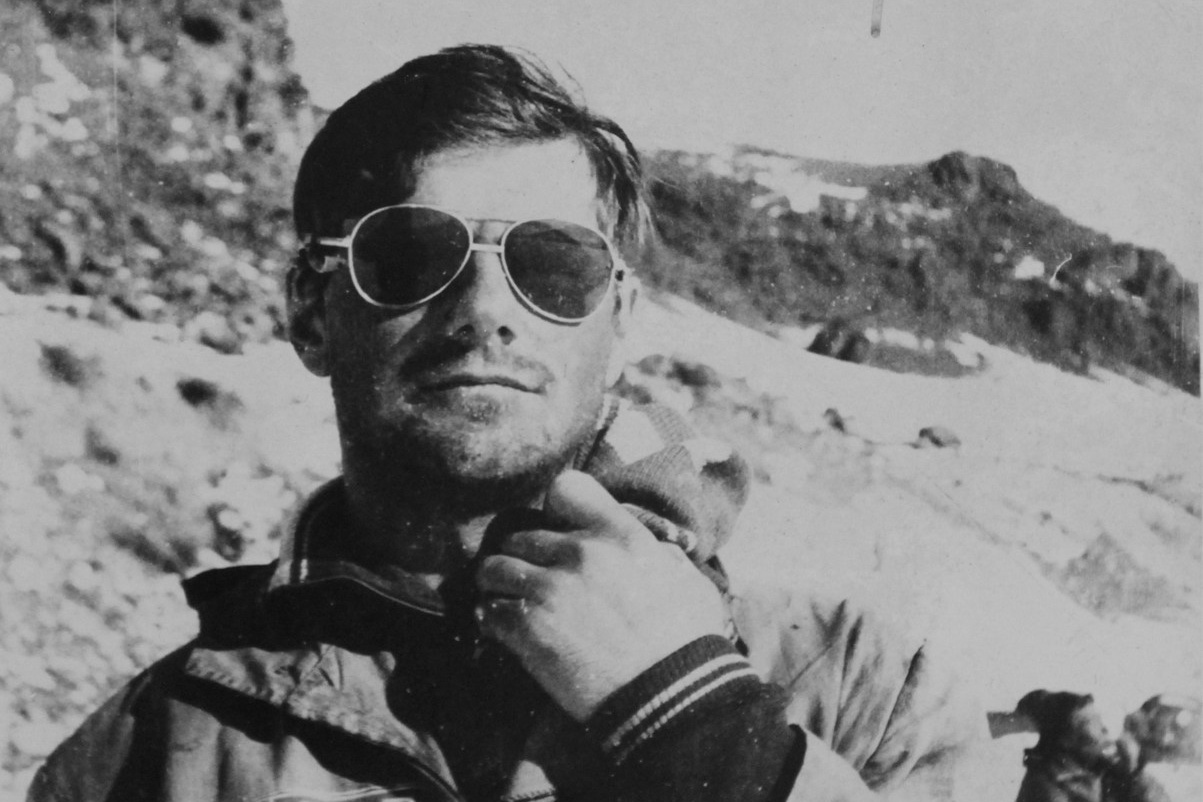 Люди идут по свету (1990). Фотограф Эдуард Алмадаков