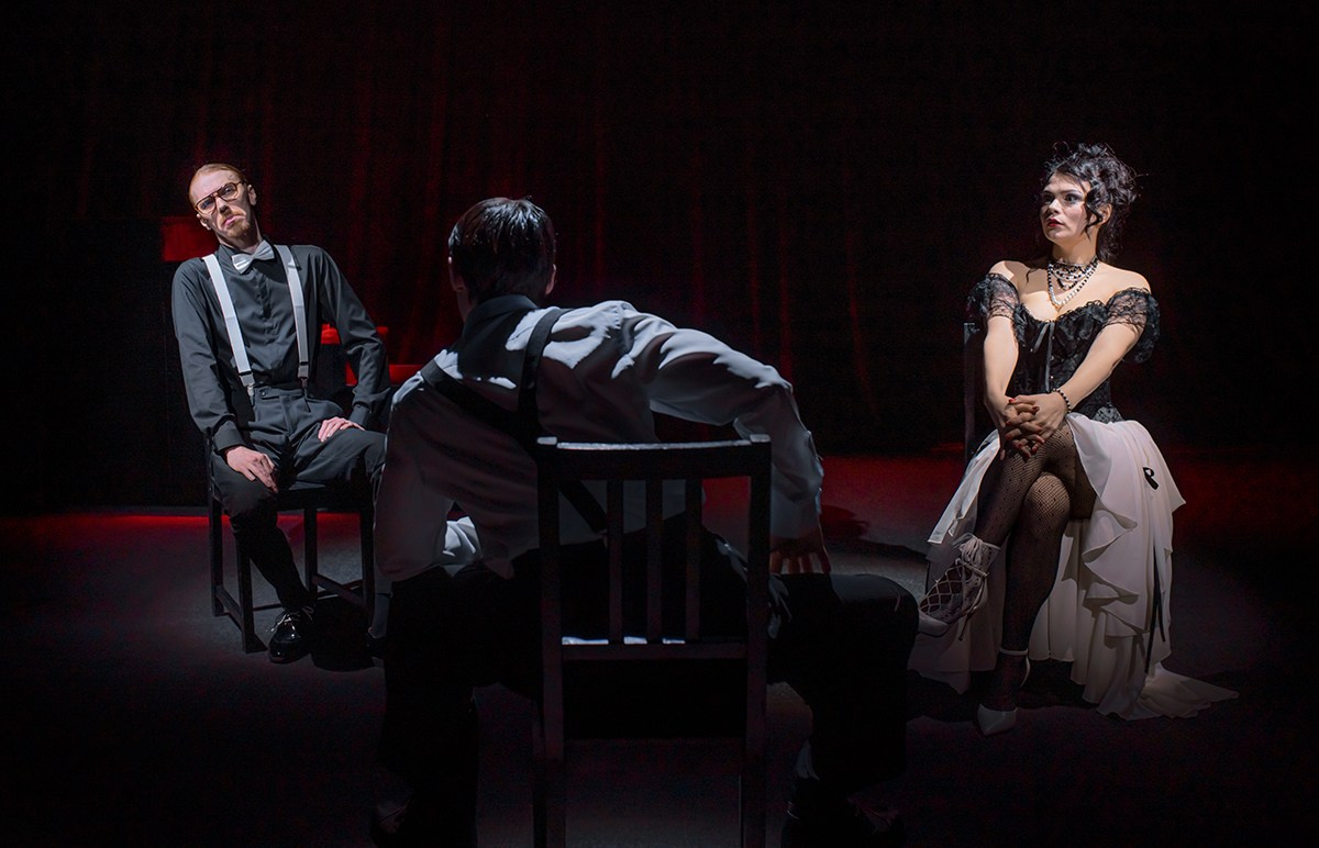 В театре «Дом Актера» состоялась премьера спектакля «Слухи» режиссера Алисы Девятовой. Журнал о самом особенном. Пермь и Пермский край