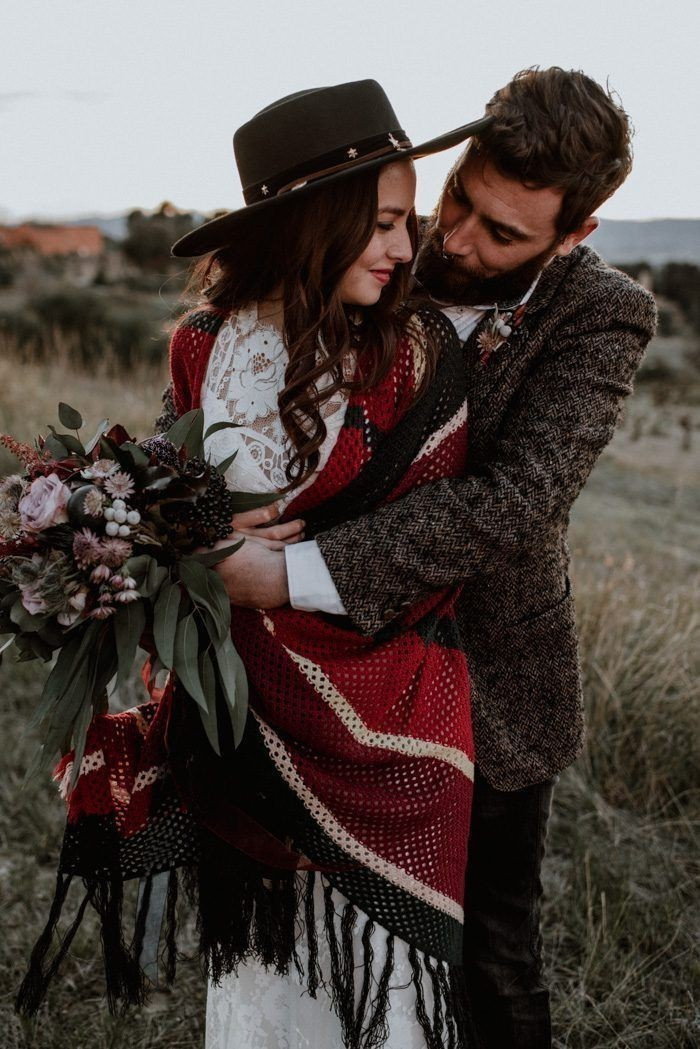 Что надеть жениху и невесте в холодное время года