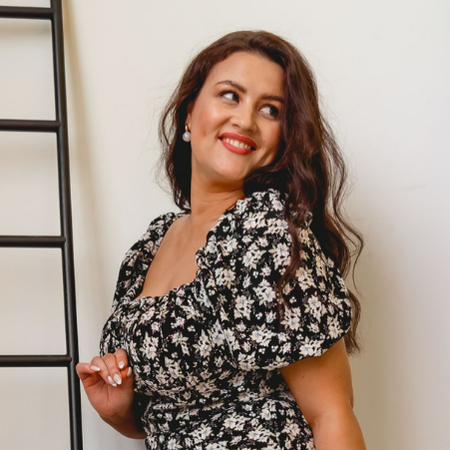 Модели plus size для предметной съемки в Москве — уверенность и красота.