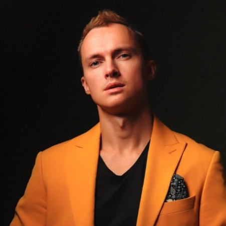 Эстетика и мужественность: мужчины для предметной съемки в Нижнем Новгороде.