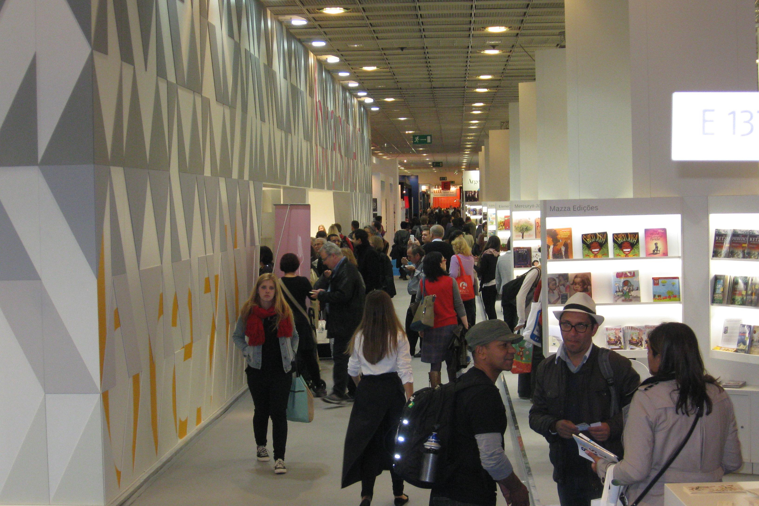 Портрет девушки Анастасия Артемова преподаватель немецкого языка португальского языка