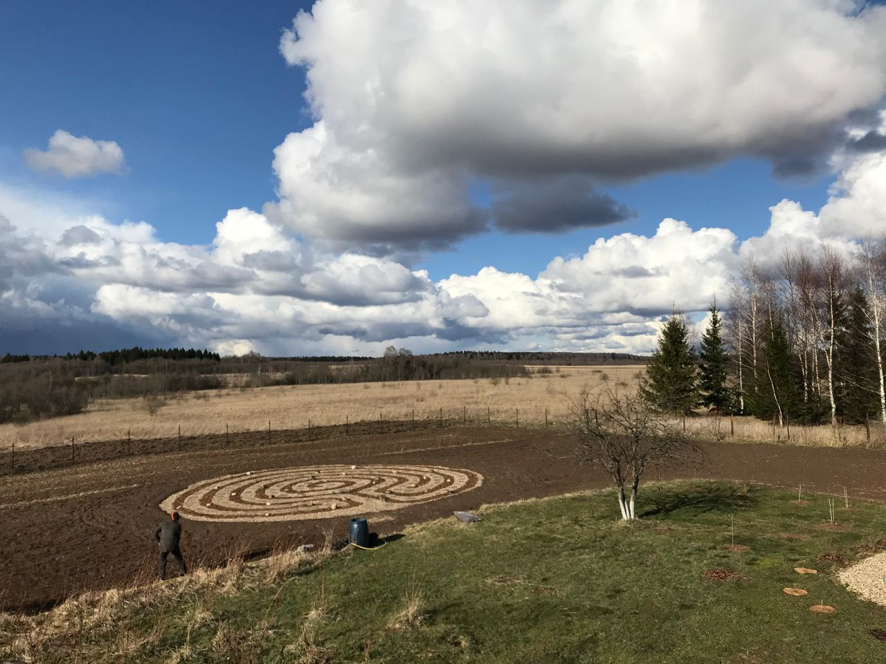 Лабиринт на экоферме в Подмосковье. Эко отдых в Подмосковье в эко-отеле Марии Гиппенрейтер