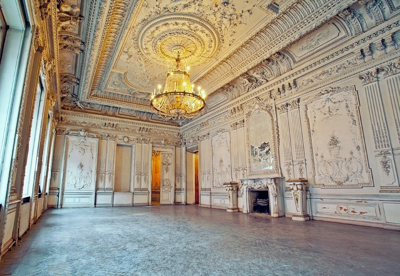 дворцы в Санкт-Петербурге для свадебной фотосессии в дождь, осенью или зимой