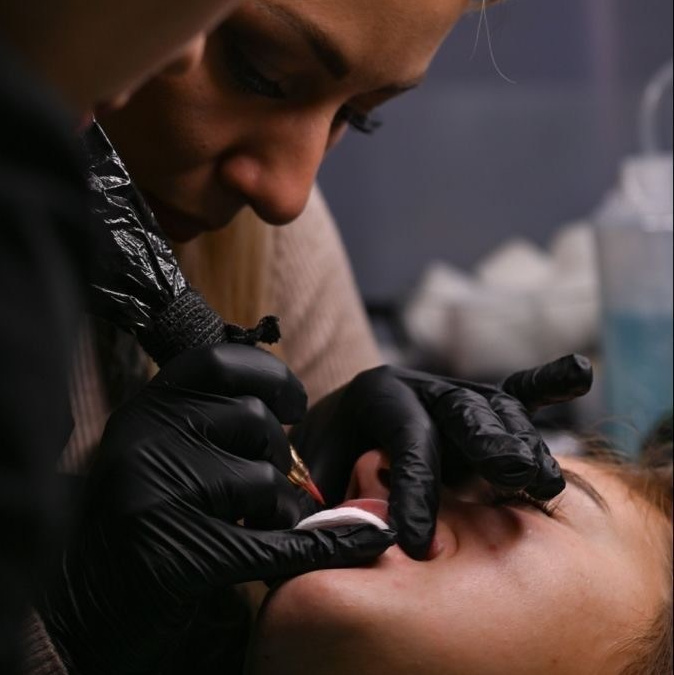 Программа курса «Перманент губ без боли и отека». Студия перманентного макияжа Анастасии Вéлес